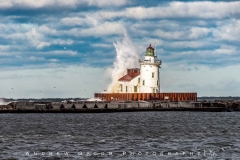 Cleveland_Lighthouse_Wave